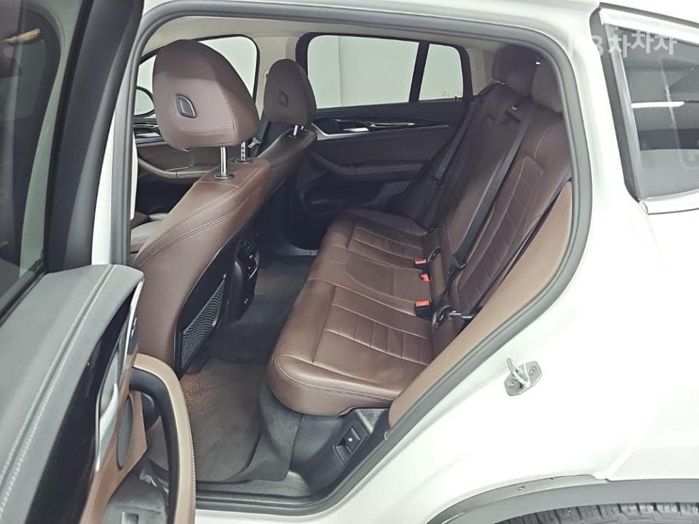 BMW New X4 (G02)xDrive 20d xLine - 12