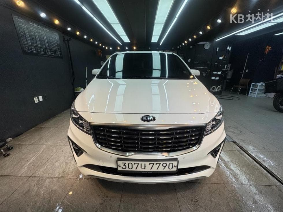 Киа The New (фейслифт) Канивал 9-местен 2.2 Дизел Престиж - Image 1