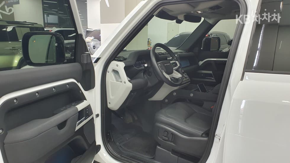 Land Rover 디펜더(L663)110 D250 SE - 8