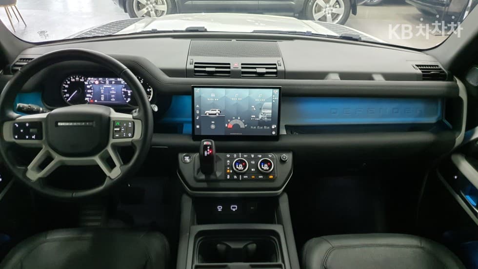 Land Rover 디펜더(L663)110 D250 SE - 10