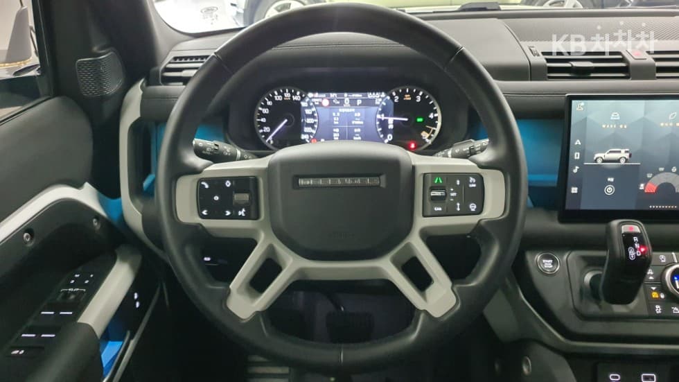 Land Rover 디펜더(L663)110 D250 SE - 11