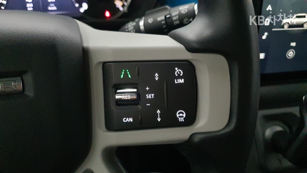 Land Rover 디펜더(L663)110 D250 SE - 14
