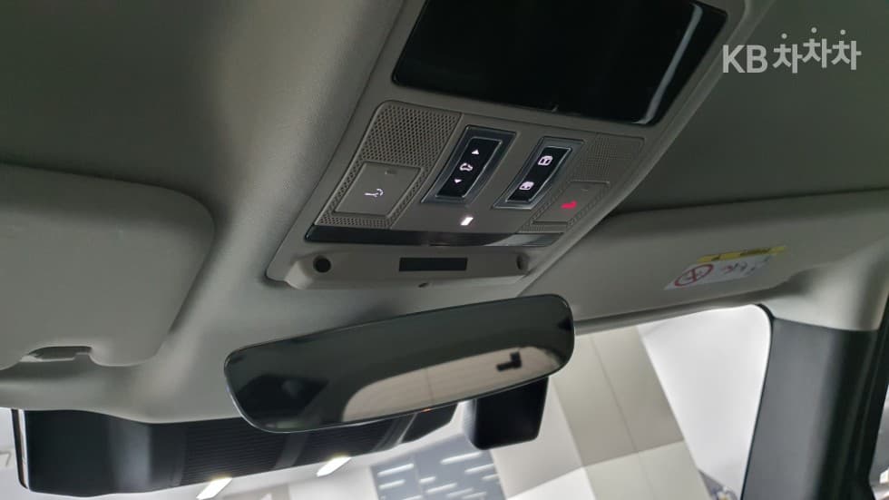 Land Rover 디펜더(L663)110 D250 SE - 19