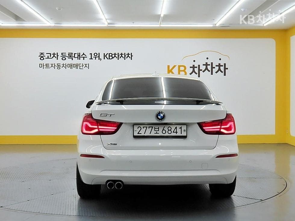BMW Gran Turismo3 Series GT 320d F34 xDrive - 3