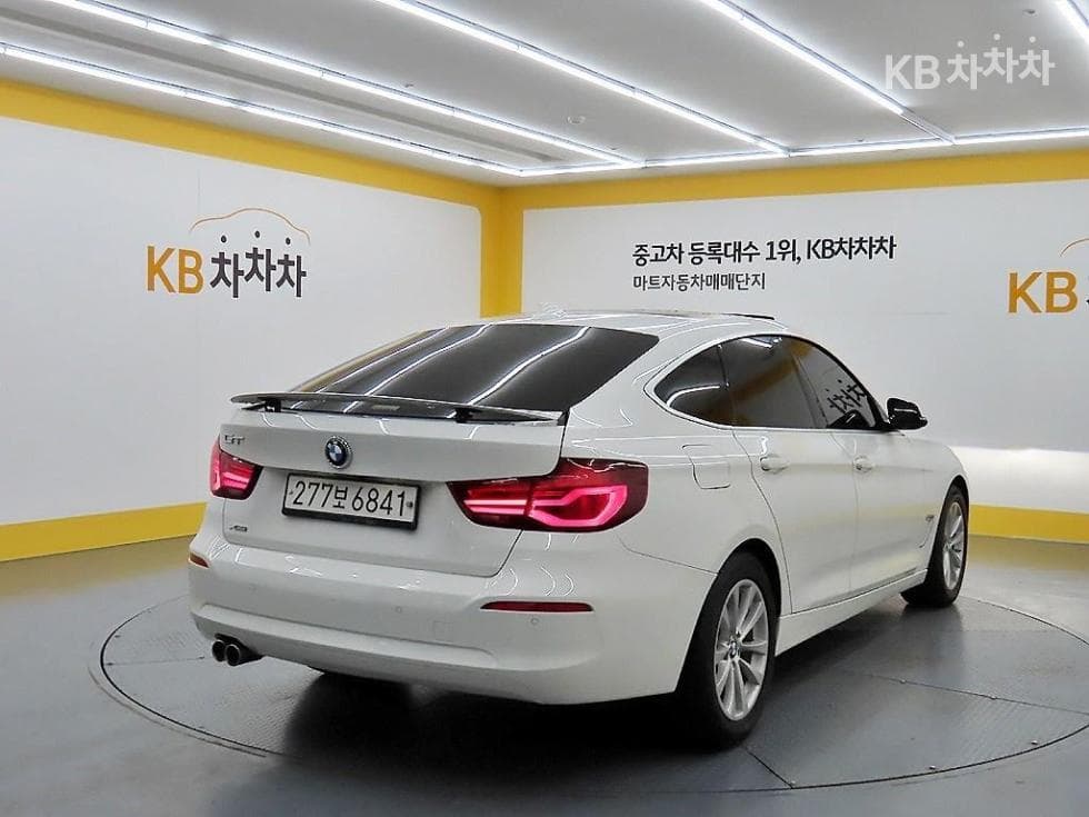 BMW Gran Turismo3 Series GT 320d F34 xDrive - 4