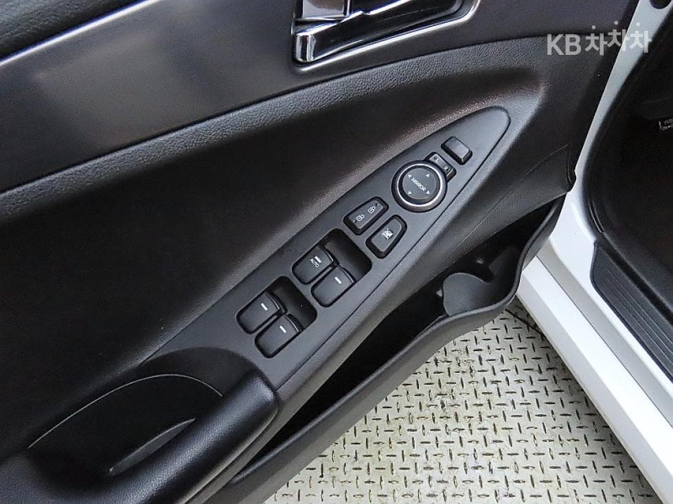 Hyundai Sonata Hybrid2.0 Smart - 13