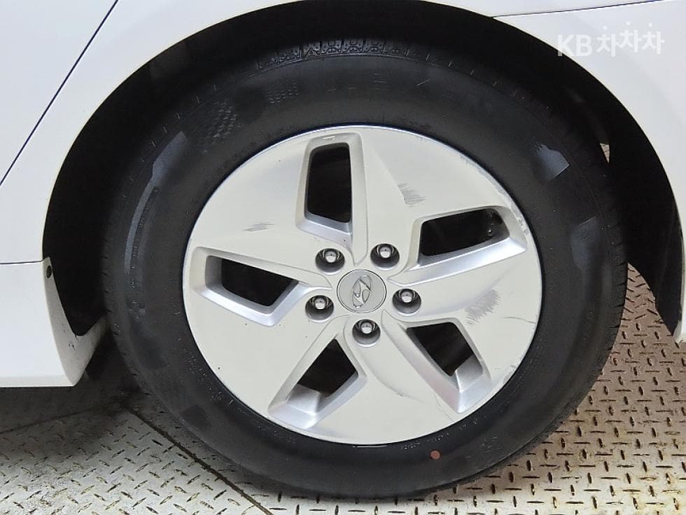 Hyundai Sonata Hybrid2.0 Smart - 19