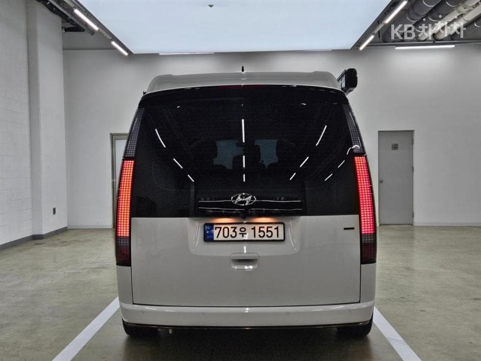 Хюндай Staria Lounge 캠퍼Camper 11 AWD Prestige - 5