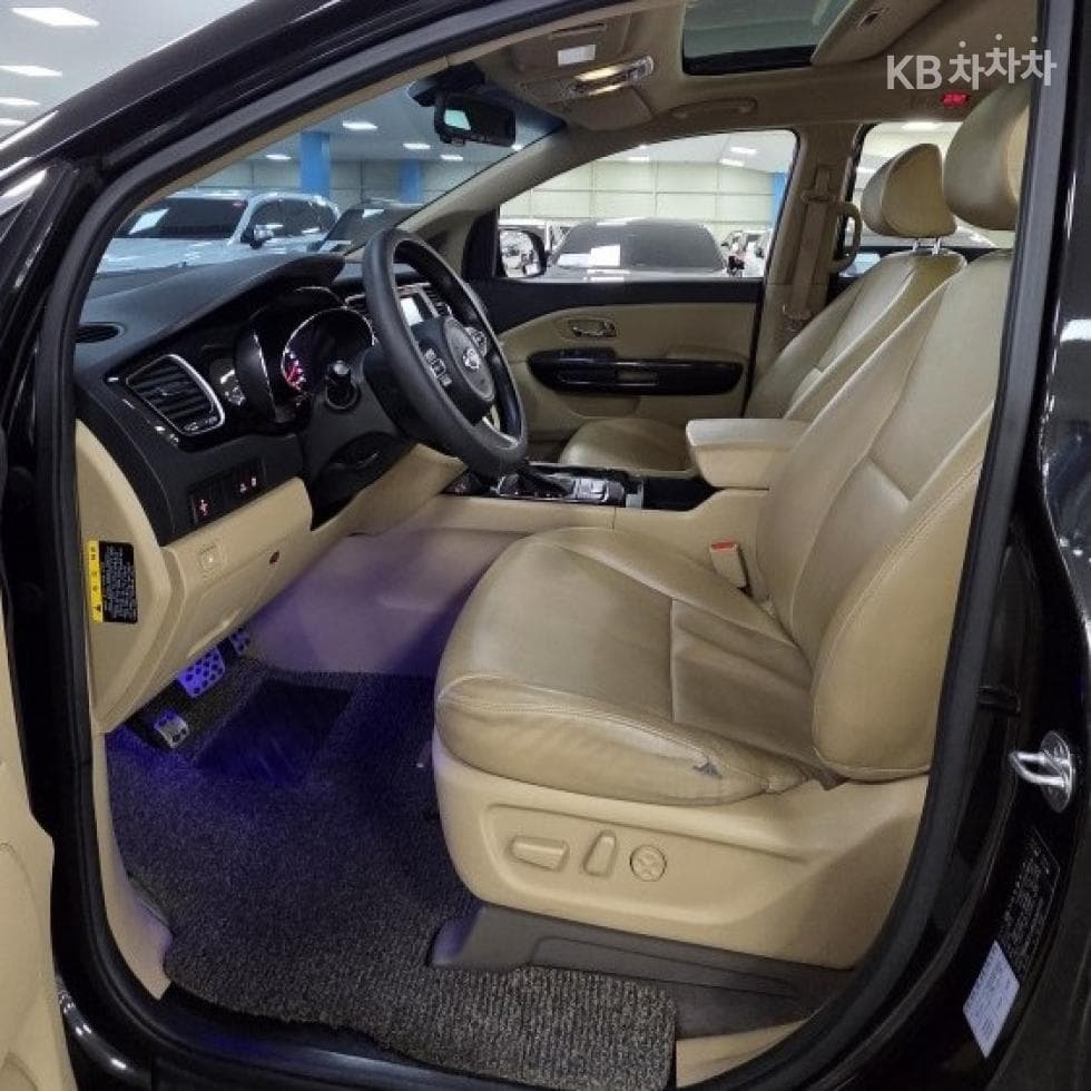 Kia All New Carnival9-seater 2.2 Diesel Prestige - 6