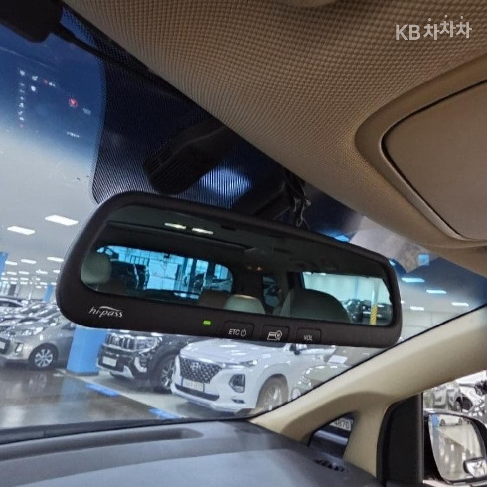 Kia All New Carnival9-seater 2.2 Diesel Prestige - 12