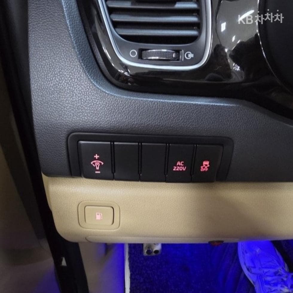 Kia All New Carnival9-seater 2.2 Diesel Prestige - 14