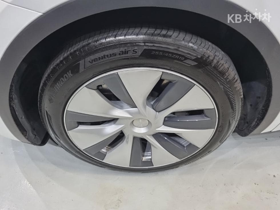 테슬라 Model YLong Range - 23