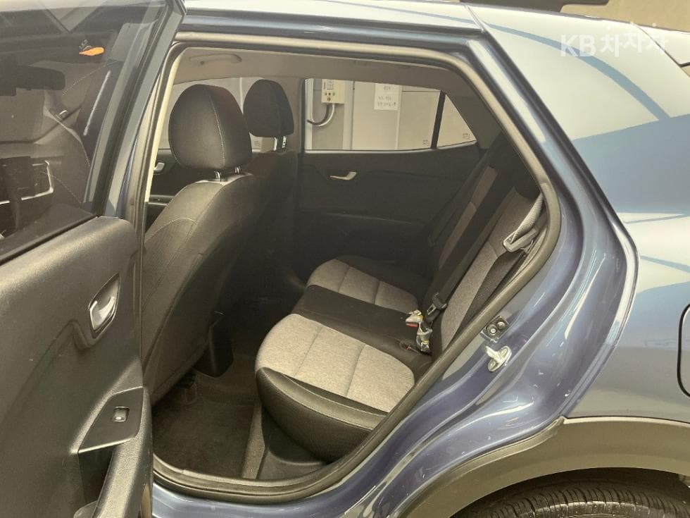Kia StonicGasoline 1.4 MPI Deluxe - 6