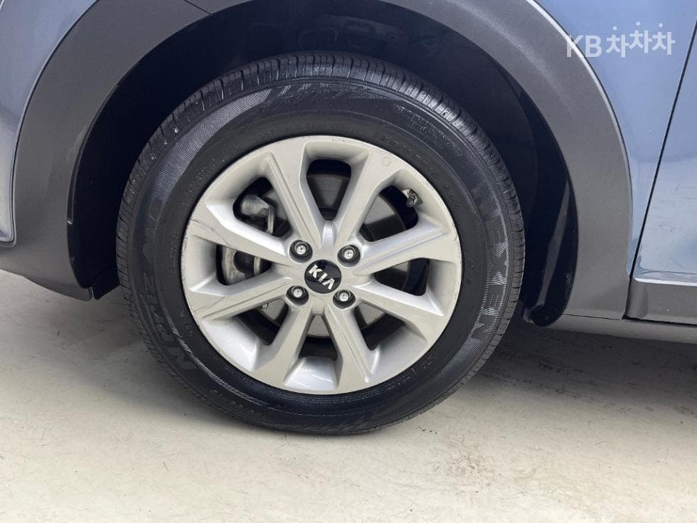 Kia StonicGasoline 1.4 MPI Deluxe - 17