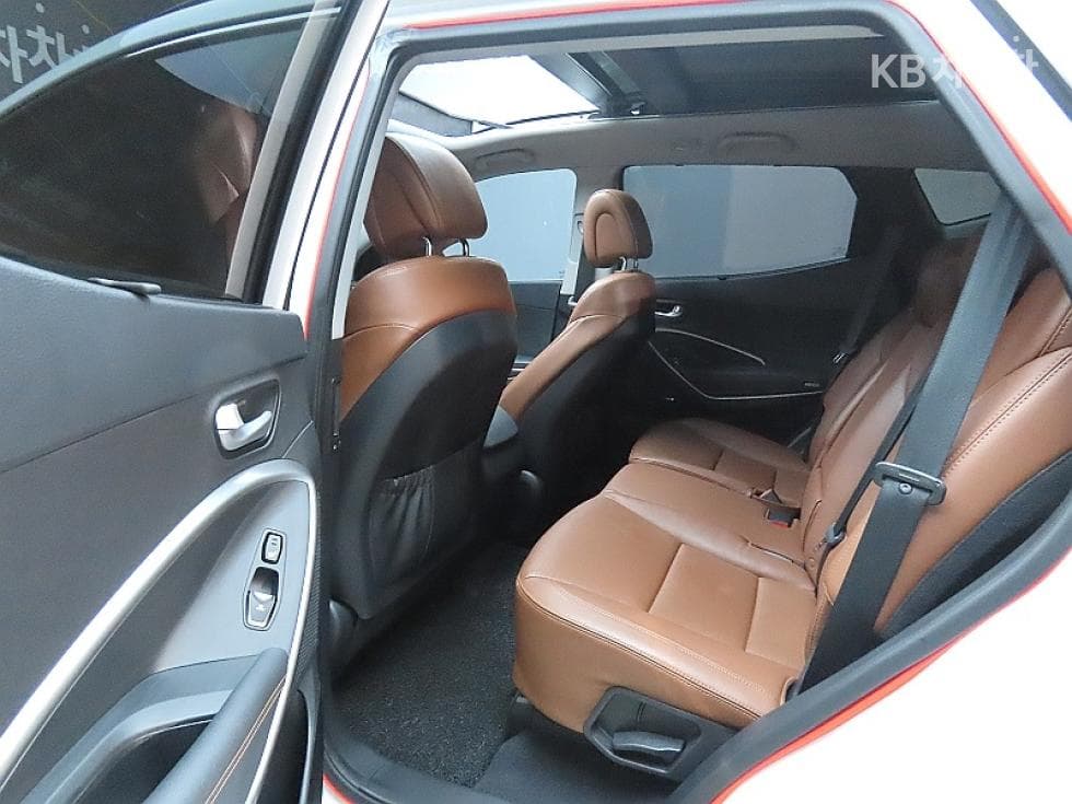 Hyundai Santa Fe DMHyundai R-engine 2.0 diesel 2WD EXCLUSIVE Special (special feature/edition) - 11