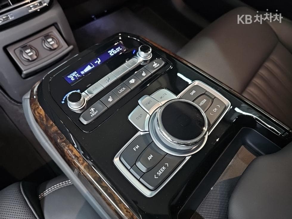 Genesis G903.8 GDi AWD Premium Luxury - 14