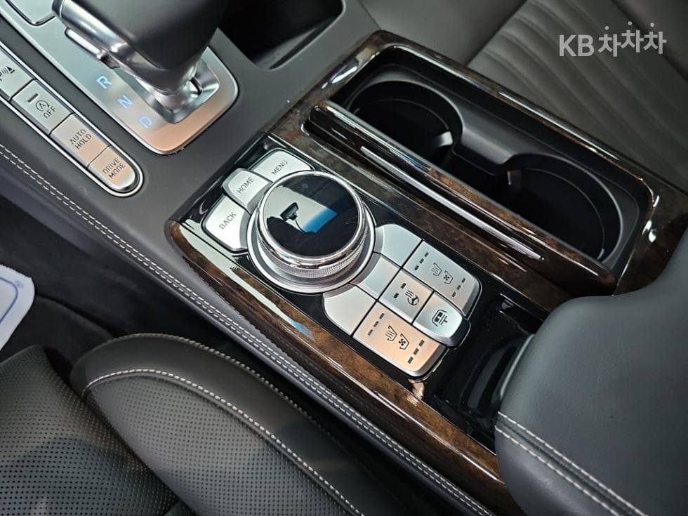 Genesis G903.8 GDi AWD Premium Luxury - 17