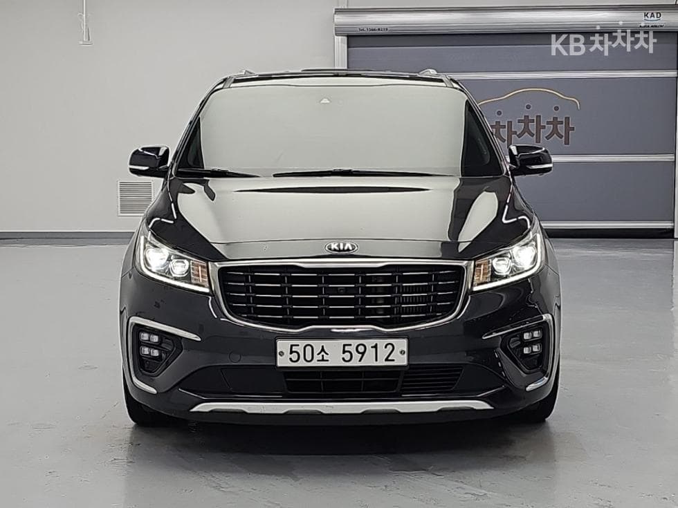 Kia The New (facelift) Carnival9-seater 2.2 Diesel Noblesse Special (special feature/edition) - 2