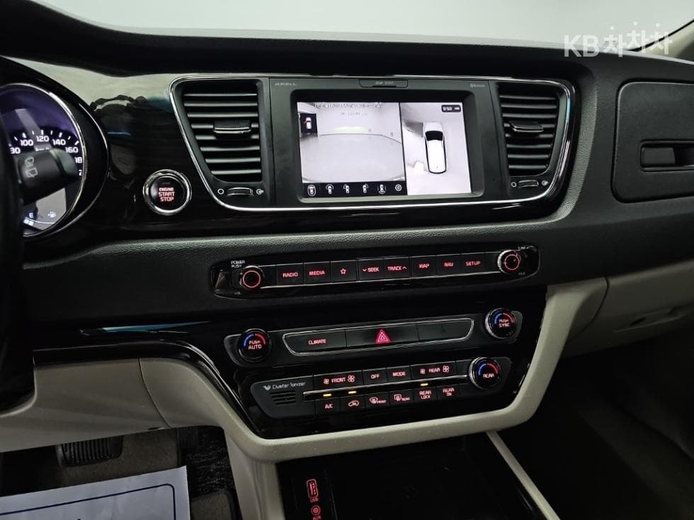 Kia The New (facelift) Carnival9-seater 2.2 Diesel Noblesse Special (special feature/edition) - 10
