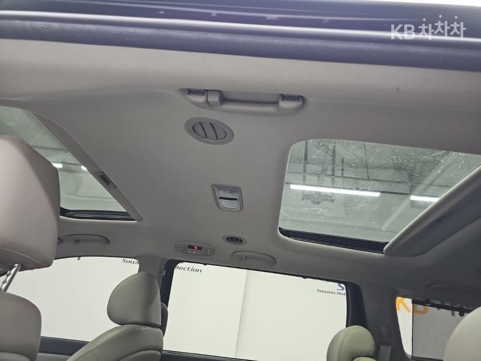 Kia The New (facelift) Carnival9-seater 2.2 Diesel Noblesse Special (special feature/edition) - 15