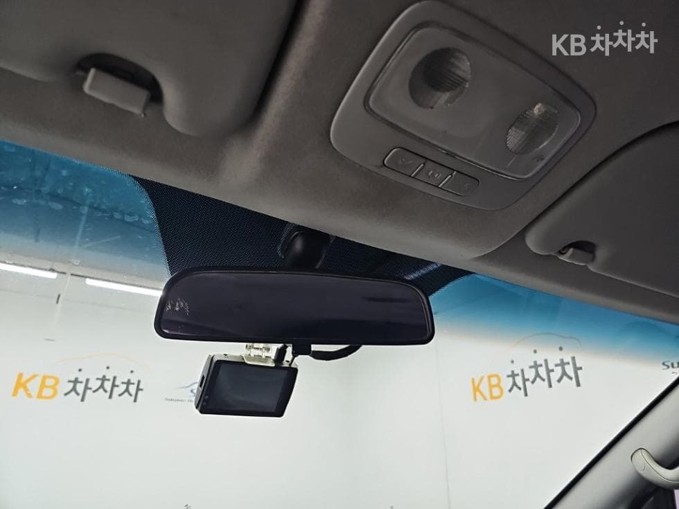 Hyundai Grand Starex5-seater Van CVX Smart - 13