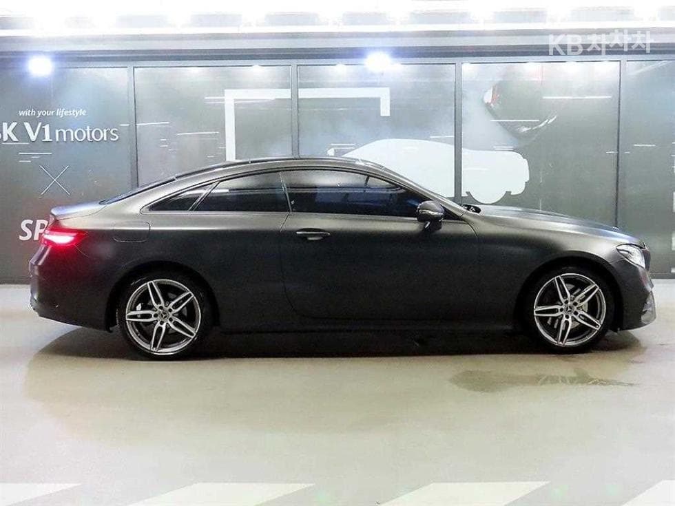Mercedes-Benz E-Class (W213)E220d COUPE - 3