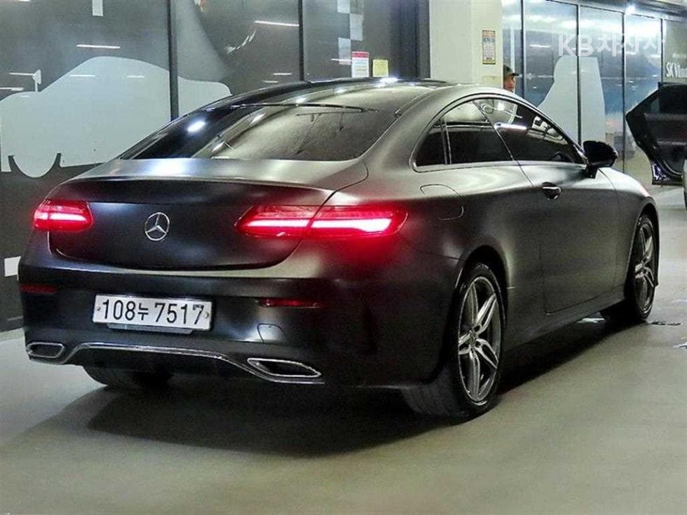 Mercedes-Benz E-Class (W213)E220d COUPE - 4