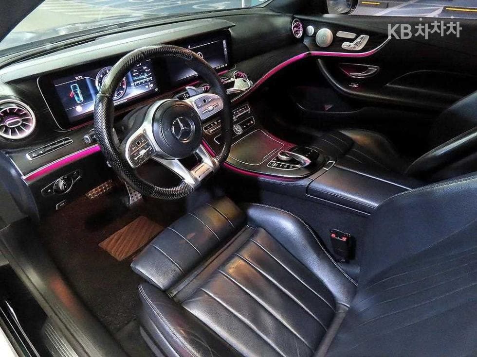 Mercedes-Benz E-Class (W213)E220d COUPE - 10