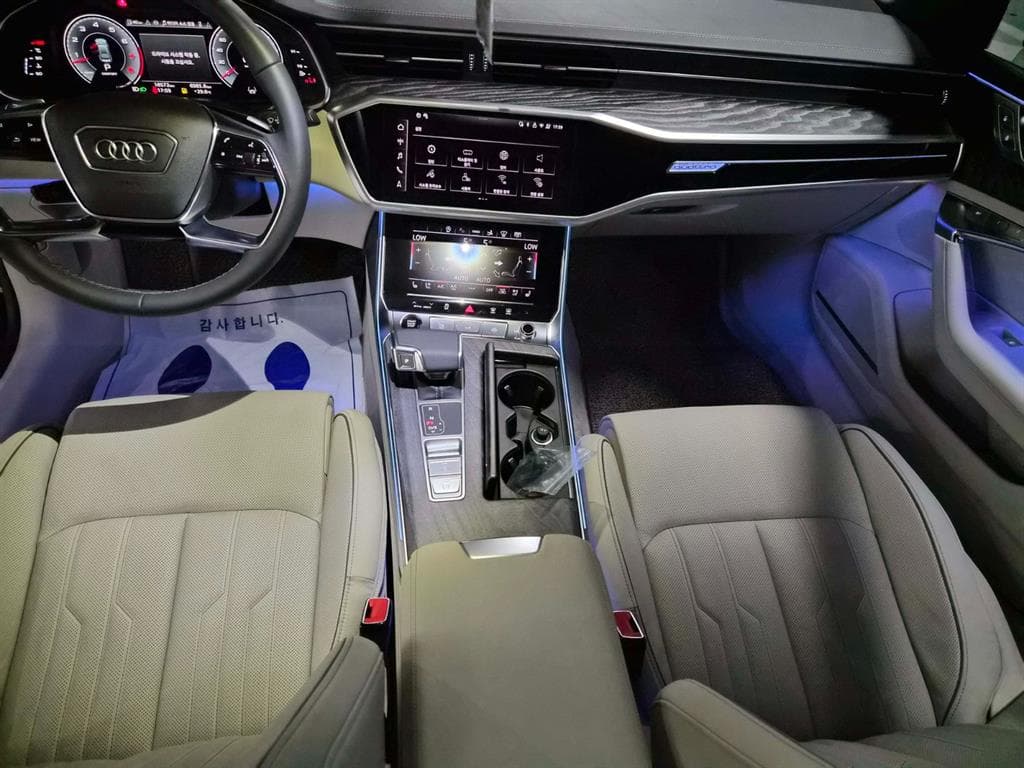 Ауди A7(4K8)55 TFSI Quattro Premium - 10