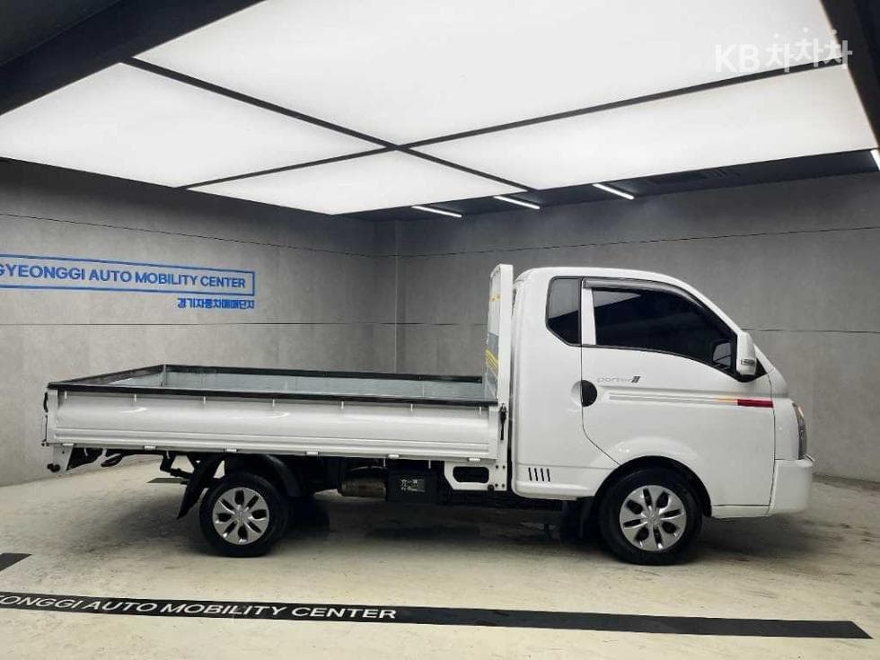 Hyundai Porter 2Extra Long Super Cab CRDi Smart - 2