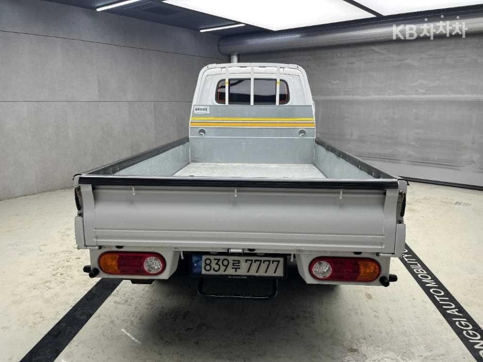 Hyundai Porter 2Extra Long Super Cab CRDi Smart - 3