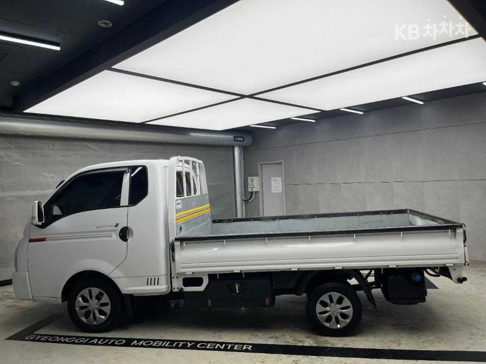 Hyundai Porter 2Extra Long Super Cab CRDi Smart - 4