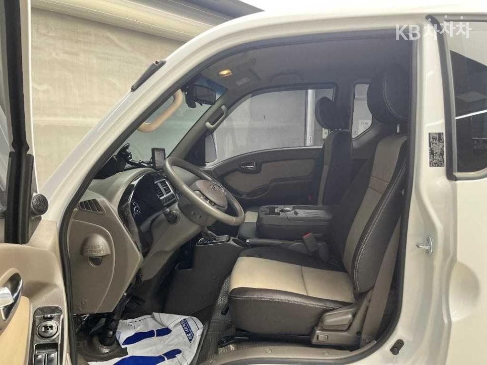 Hyundai Porter 2Extra Long Super Cab CRDi Smart - 5