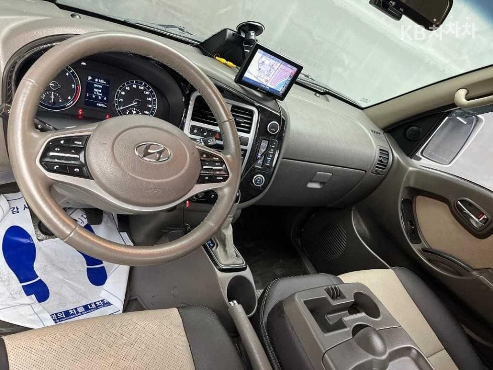 Hyundai Porter 2Extra Long Super Cab CRDi Smart - 6