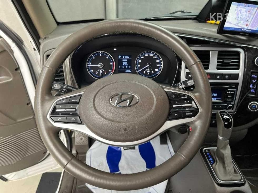 Hyundai Porter 2Extra Long Super Cab CRDi Smart - 8
