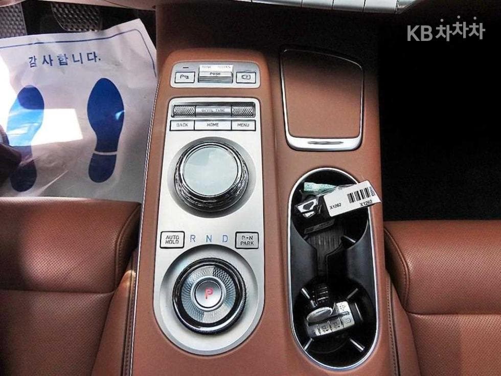 Genesis GV70Gasoline 2.5T AWD - 11