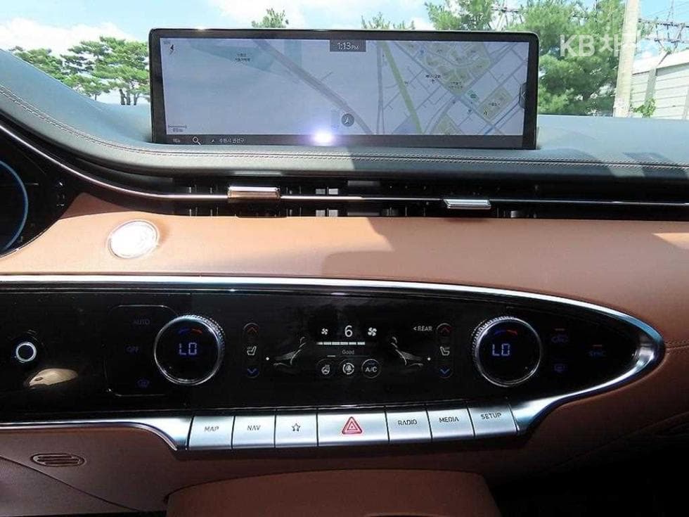 Genesis GV70Gasoline 2.5T AWD - 14