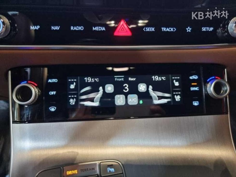 Дженезис GV70Бензин 2.5T AWD - 14