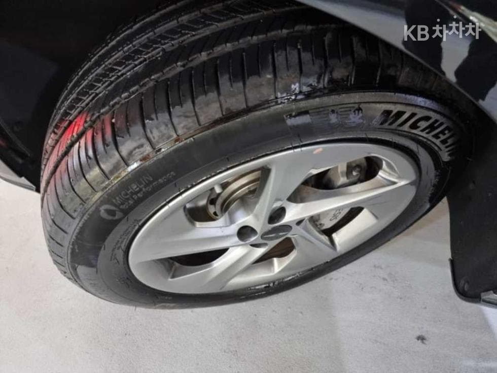 Дженезис GV70Бензин 2.5T AWD - 19