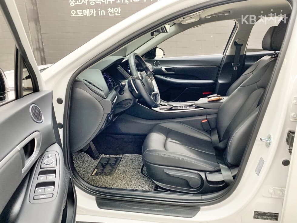 Hyundai Sonata (DN8)2.0 Modern - 13