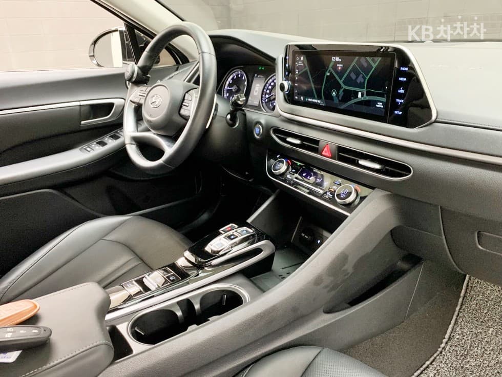 Hyundai Sonata (DN8)2.0 Modern - 10