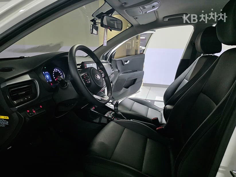 Kia StonicGasoline 1.4 MPI Deluxe - 5