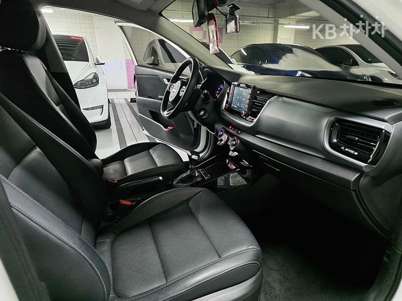 Kia StonicGasoline 1.4 MPI Deluxe - 8