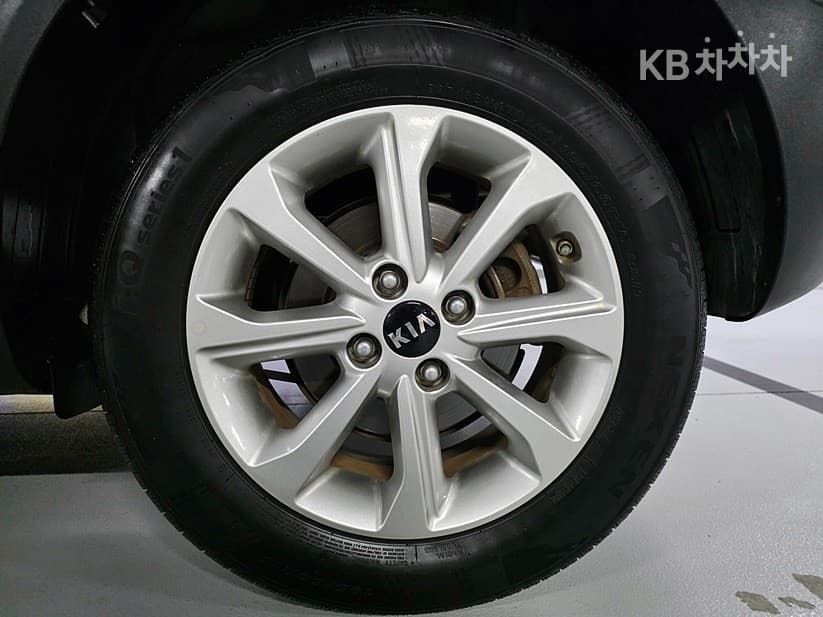 Kia StonicGasoline 1.4 MPI Deluxe - 20