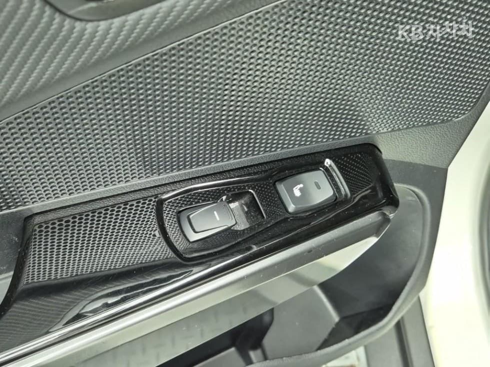 KG Mobility The New (facelift) Tivoli1.6 GDi V3 - 18