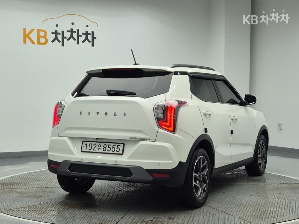 KG Mobility The New (facelift) Tivoli1.6 GDi V3 - 3