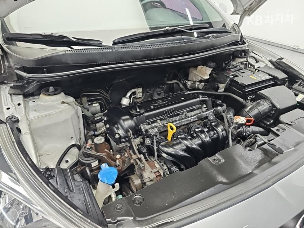 Hyundai Accent(신형)1.4 VVT Modern - 5