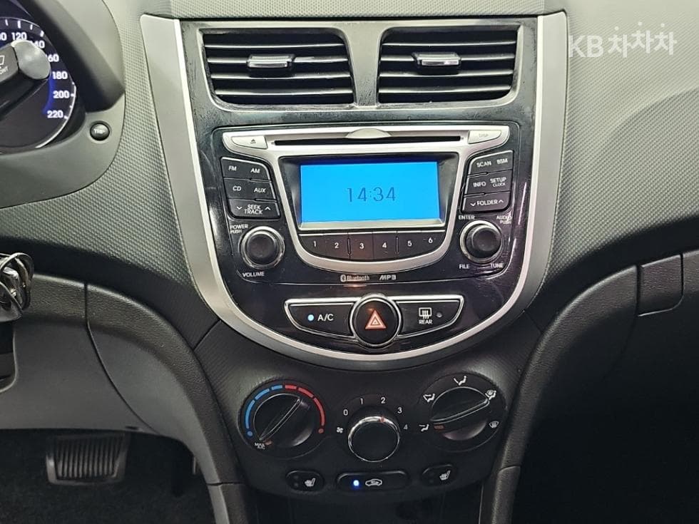 Hyundai Accent(신형)1.4 VVT Modern - 10
