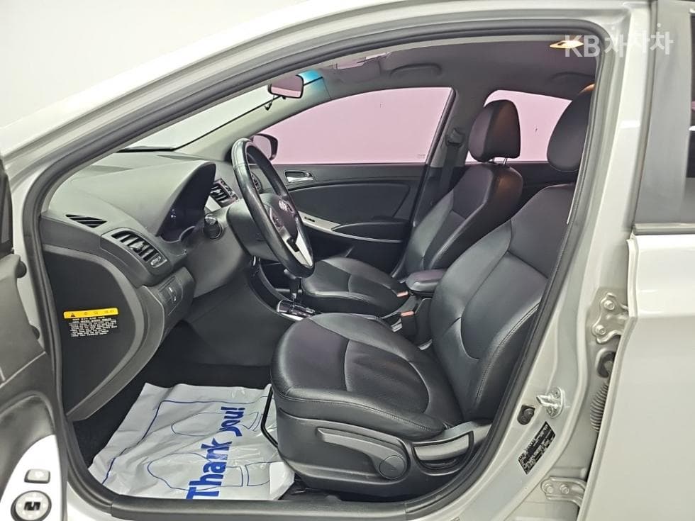 Hyundai Accent(신형)1.4 VVT Modern - 11