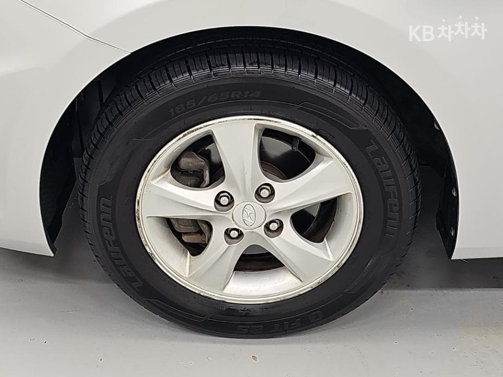 Hyundai Accent(신형)1.4 VVT Modern - 16